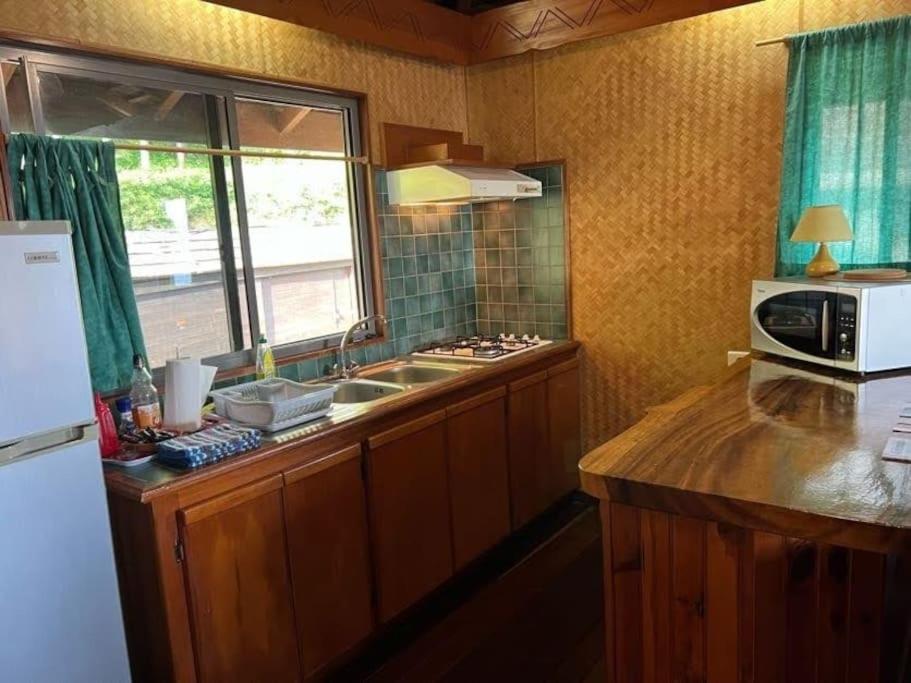 Tehuarupe Surf Studio 2 Haapiti エクステリア 写真